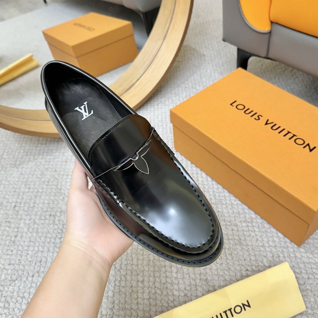 Louis Vuitton Black Leather Loafers — model