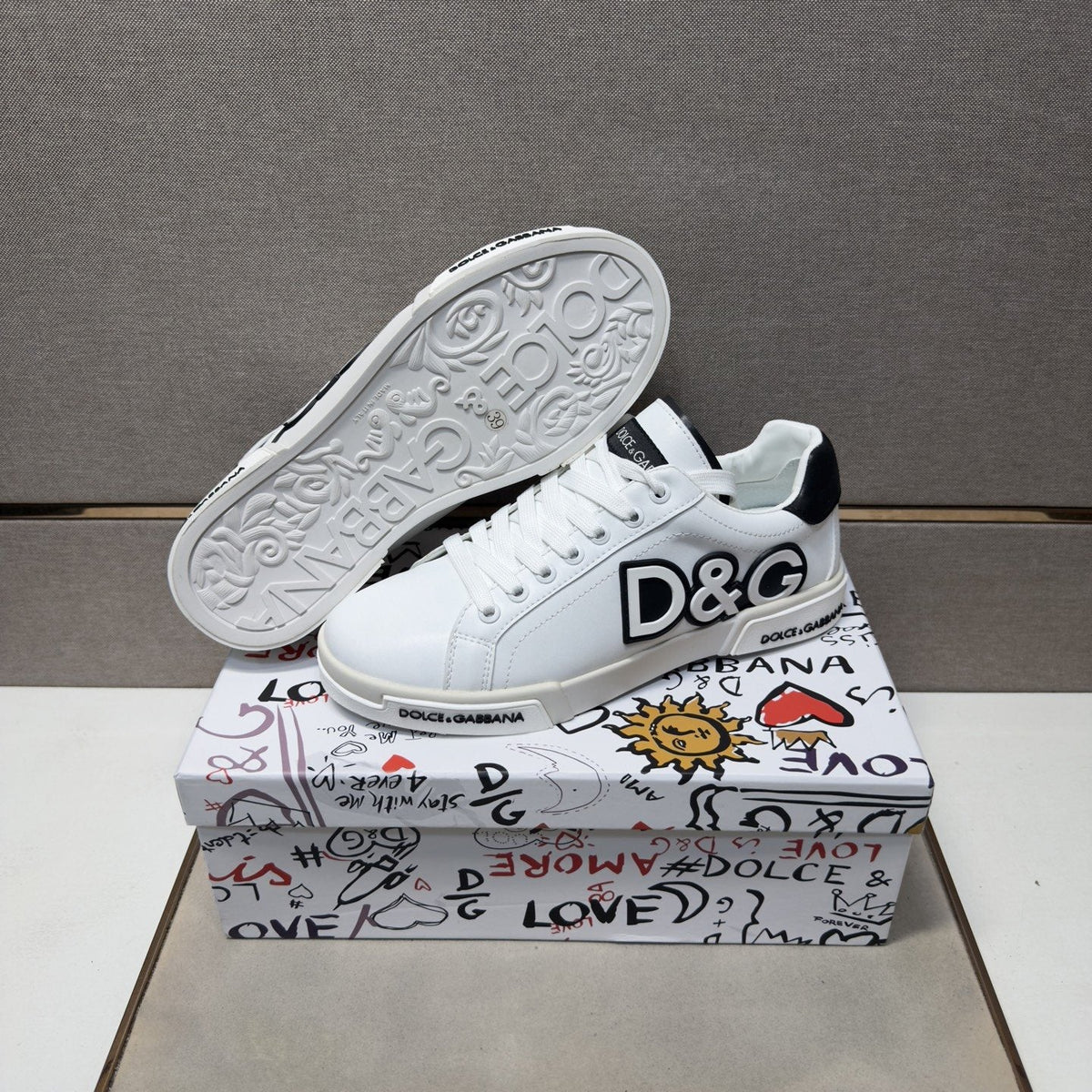Dolce & Gabbana White Logo Low-Top Sneakers — detail