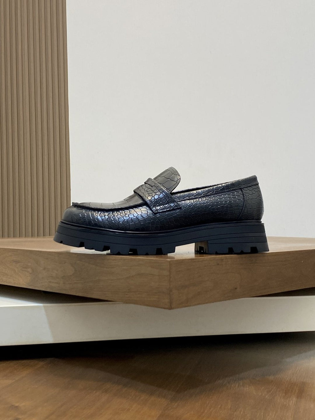 Alexander McQueen Croc-Embossed Lug-Sole Loafers — side