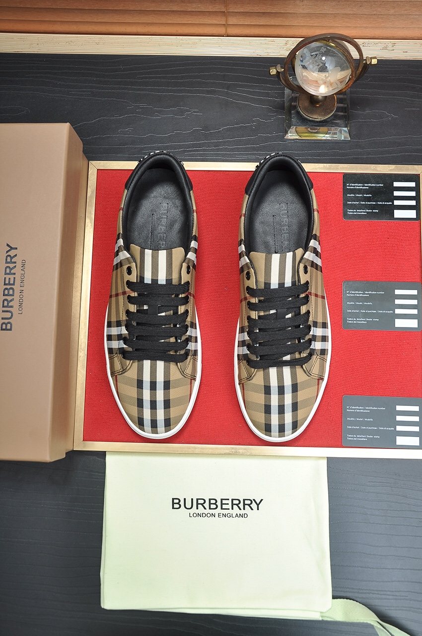 Burberry Tan Plaid Low-Top Sneakers — model