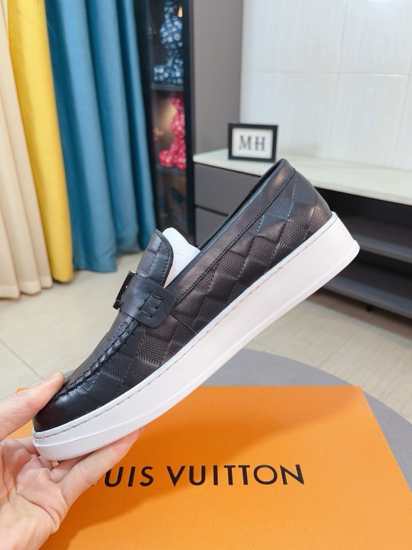 Louis Vuitton Check-Pattern Loafers — model