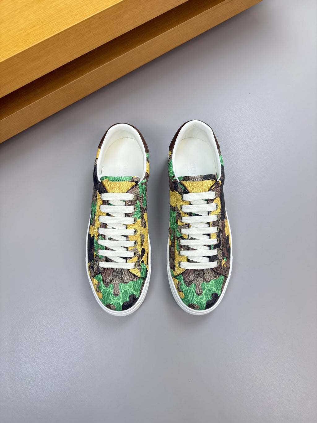 Gucci Turquoise Patterned Low-Top Sneakers — front