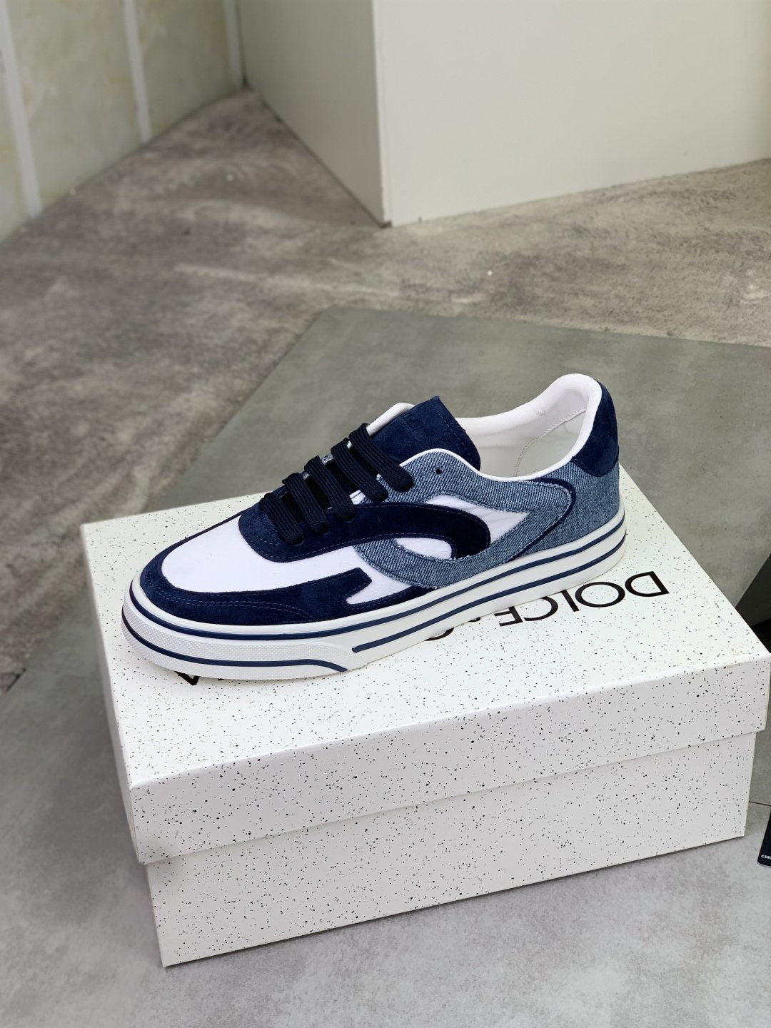 微商相册测试鞋子-Dolce & Gabbana Patterned Low-Top Sneakers — side