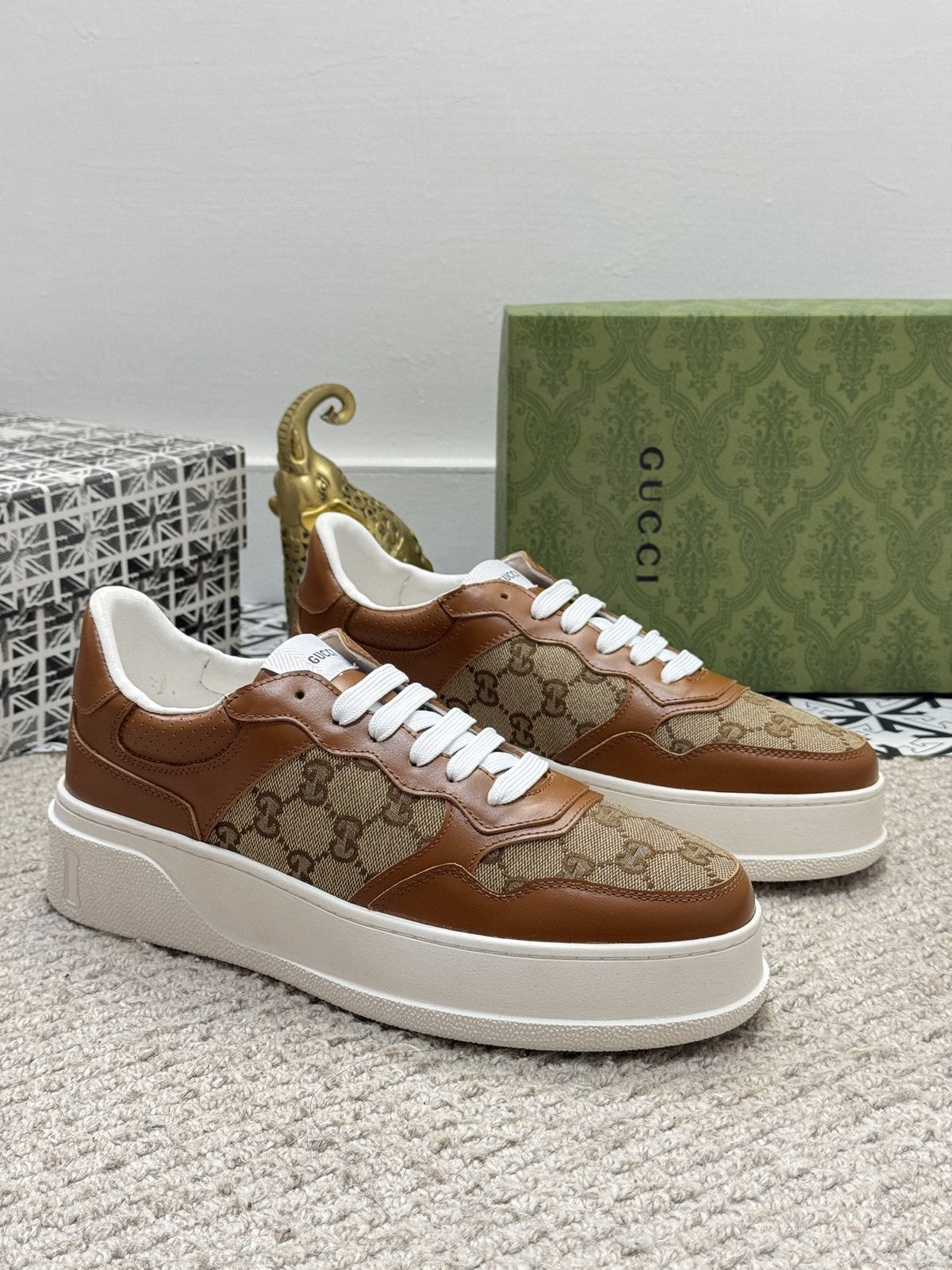 Gucci Patterned Low-Top Sneakers — front