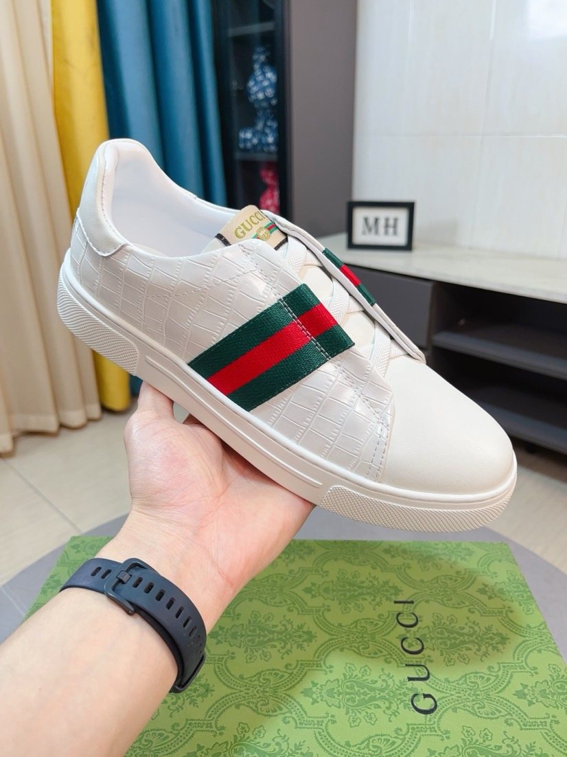 Gucci Men's Stripe Low-Top Sneakers — side