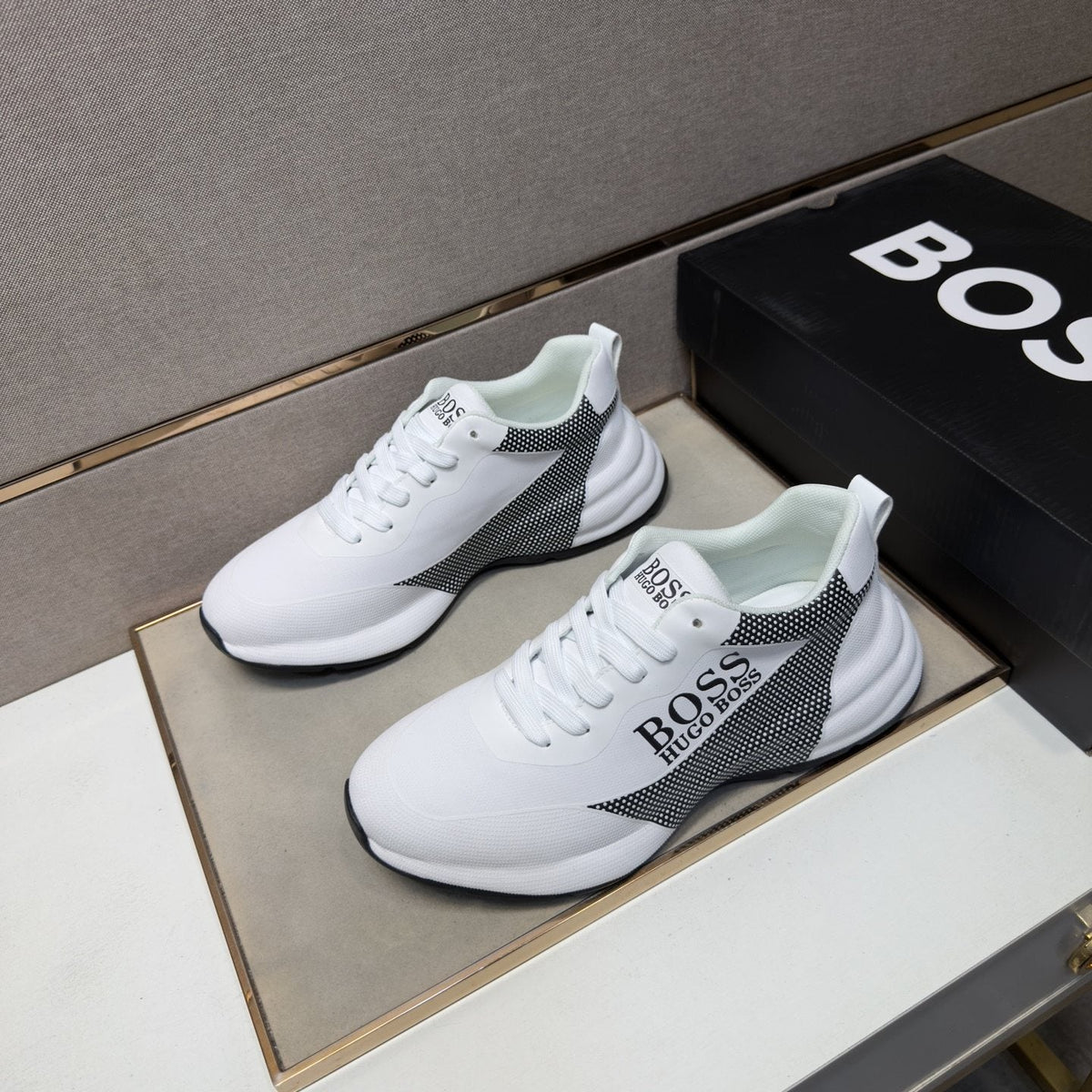 Hugo Boss Mesh-Panel Sneakers — front